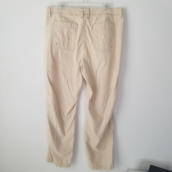 L.L. Bean Favorite Fit Stretch Comfort Khaki Pants Straight Leg Size 14 - Picture 4 of 13